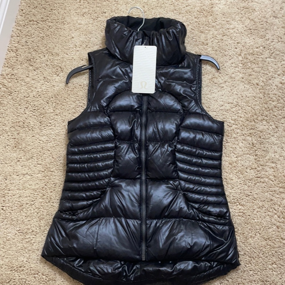 Lululemon fluffin awesome vest size 6
